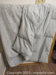 MaxSold Auction: **Elegant One of a Kind Throw** - Colorado Springs (Colorado, USA) SELLER MANAGED Estate Sale Online Auction - Mcnichols Court (CONDO)                  