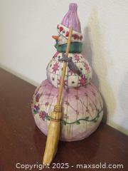 MaxSold Auction: **Jim Shore** - Colorado Springs (Colorado, USA) SELLER MANAGED Estate Sale Online Auction - Mcnichols Court (CONDO)                  