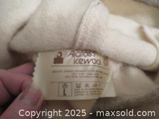 MaxSold Auction: **VINTAGE ALAFOSS ICEWOOL 100% Icelandic WOOL Cream Cardigan /Coat/Sweater** - Colorado Springs (Colorado, USA) SELLER MANAGED Estate Sale Online Auction - Mcnichols Court (CONDO)                  