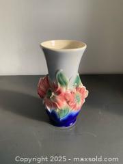 MaxSold Auction: 1940s Ceramic Vase - Hamilton (Ontario, Canada) SELLER MANAGED Downsizing Online Auction - Napier Street