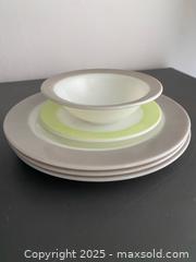 MaxSold Auction: Vintage Pyrex Milk Glass Dishes -  Lot of 5 Pieces - Hamilton (Ontario, Canada) SELLER MANAGED Downsizing Online Auction - Napier Street