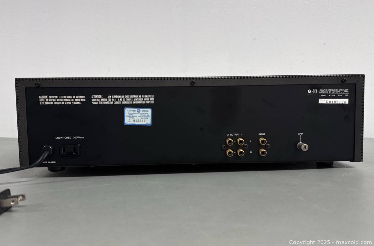 Luxman G-11 graphic frequency equalizer | Maxsold