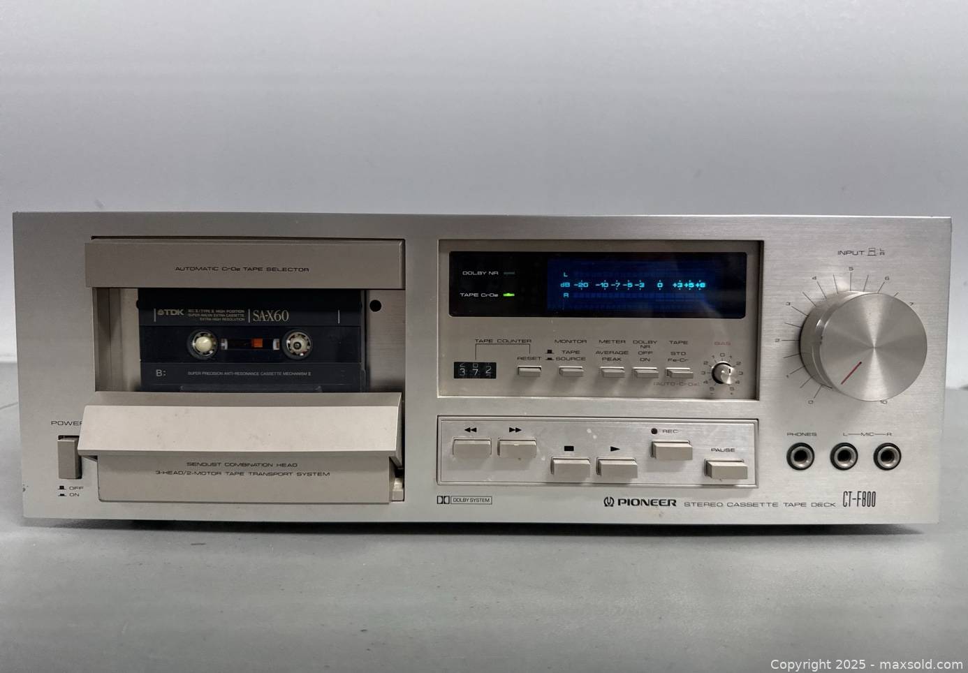 Luxman G-11 graphic frequency equalizer | Maxsold