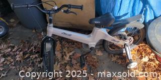 MaxSold Auction: Children's / Youth Bicycle with Training Wheels - Plainville (Massachusetts, USA) SELLER MANAGED Downsizing Online Auction -  West Bacon Street