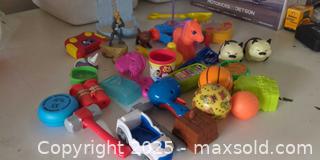 MaxSold Auction: Lot of Assorted Small Toys: Figures, Vehicles & Accessories - Plainville (Massachusetts, USA) SELLER MANAGED Downsizing Online Auction -  West Bacon Street