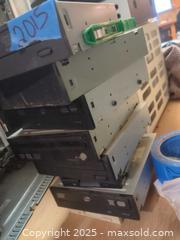 MaxSold Auction: Lot of Internal Optical DVD/CD Drives (DVD±RW), ~8 Units - Plainville (Massachusetts, USA) SELLER MANAGED Downsizing Online Auction -  West Bacon Street