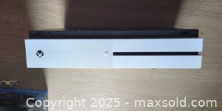 MaxSold Auction: Microsoft Xbox One S Console - White Top, Black Base - Plainville (Massachusetts, USA) SELLER MANAGED Downsizing Online Auction -  West Bacon Street