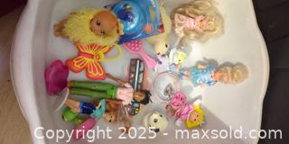 MaxSold Auction: Mixed lot of children's dolls & small toys, about 12–16 pieces - Plainville (Massachusetts, USA) SELLER MANAGED Downsizing Online Auction -  West Bacon Street