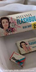 MaxSold Auction: Sylvania Blue Dot Vintage Flashbulbs Lot (various sizes) - Plainville (Massachusetts, USA) SELLER MANAGED Downsizing Online Auction -  West Bacon Street