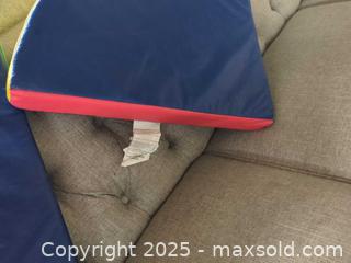 MaxSold Auction: Triangle mats by foamnasium  - Plainville (Massachusetts, USA) SELLER MANAGED Downsizing Online Auction -  West Bacon Street