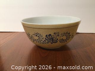MaxSold Auction: Pyrex 2.5 qt, No. 403 Homestead Tan Blue Nesting bowl - Kawartha Lakes (Ontario, Canada) SELLER MANAGED Estate Sale Online Auction - Evergreen Street
