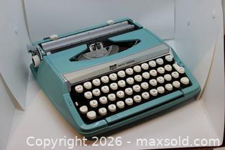 MaxSold Auction: Vintage 1960's Smith Corona Corsair Deluxe Typewriter No case - Kawartha Lakes (Ontario, Canada) SELLER MANAGED Estate Sale Online Auction - Evergreen Street