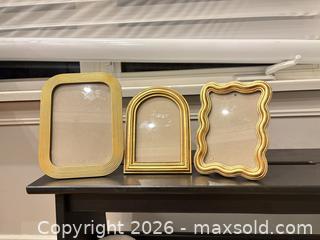 MaxSold Auction: Gold Ornate Photo Frame Set — Small (Fits 4x6/5x7) - Toronto (Ontario, Canada) SELLER MANAGED Downsizing Online Auction - Woodland Park Road