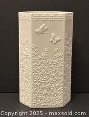 MaxSold Auction: Butterfly & Flowers Design - Hexagon Porcelain Vase by Shafford (1979) -  Made In Japan - Toronto (Ontario, Canada) SELLER MANAGED Downsizing Online Auction - Logan Avenue