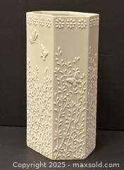 MaxSold Auction: Butterfly & Flowers Design - Hexagon Porcelain Vase by Shafford (1979) -  Made In Japan - Toronto (Ontario, Canada) SELLER MANAGED Downsizing Online Auction - Logan Avenue