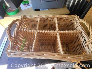 MaxSold Auction: Assorted wicker baskets - Orillia (Ontario, Canada) SELLER MANAGED Downsizing Online Auction - Harvie Settlement Road (STORAGE)