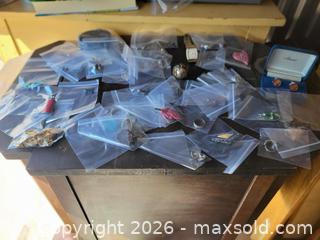 MaxSold Auction: Lot of 25-30 Costume Jewelry & Watch, Vintage/Modern Mix - Orillia (Ontario, Canada) SELLER MANAGED Downsizing Online Auction - Harvie Settlement Road (STORAGE)