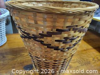 MaxSold Auction: Variety of baskets - Orillia (Ontario, Canada) SELLER MANAGED Downsizing Online Auction - Harvie Settlement Road (STORAGE)
