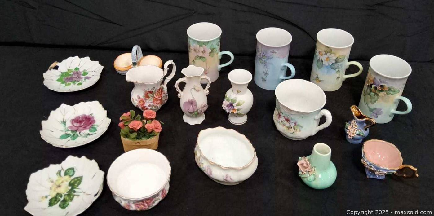 A collection of Decorative Floral Porcelain/China miniatures ...