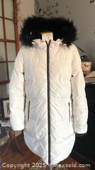 MaxSold Auction: Winter Jacket Ladies Size Large - Quinte West (Ontario, Canada) SELLER MANAGED Downsizing Online Auction - Teal Road