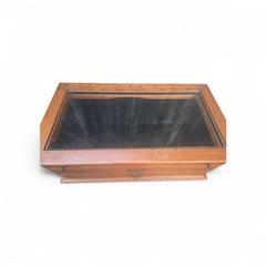MaxSold Auction: Lexington DIsplay Coffee Table - Gig Harbor (Washington, USA) SELLER MANAGED Downsizing Online Auction -  64th Street