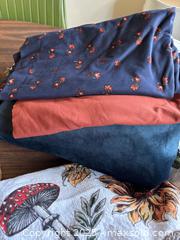 MaxSold Auction: Crafty Sew and Sew Fabric and Tablecloth Lot - Maple Glen (Pennsylvania, USA) SELLER MANAGED Reseller Online Auction - Salaway Court