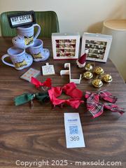 MaxSold Auction: Holiday Mini Decor - Maple Glen (Pennsylvania, USA) SELLER MANAGED Reseller Online Auction - Salaway Court