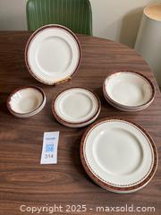 MaxSold Auction: Vintage Alfred Meakin Kingsdale 18K Gold Trim - Maple Glen (Pennsylvania, USA) SELLER MANAGED Reseller Online Auction - Salaway Court
