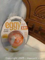 MaxSold Auction: Kitchen Accessory Lot - Hamilton (Ontario, Canada) SELLER MANAGED Downsizing Online Auction -  Sidney Crescent