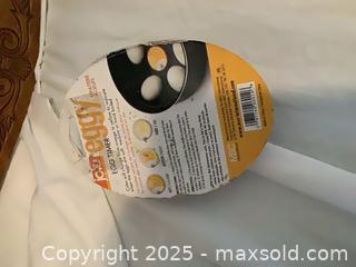 MaxSold Auction: Kitchen Accessory Lot - Hamilton (Ontario, Canada) SELLER MANAGED Downsizing Online Auction -  Sidney Crescent