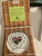 MaxSold Auction: Plate/Ornament Lot - Hamilton (Ontario, Canada) SELLER MANAGED Downsizing Online Auction -  Sidney Crescent