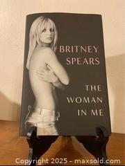 MaxSold Auction: Women Rule the World Biographies - Denver (Colorado, USA) SELLER MANAGED Moving Online Auction -  N. Downing