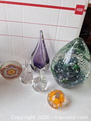 MaxSold Auction: LOT OF VINTAGE PAPERWEIGHTS AND CRYSTAL FIGURES - Upper Providence Township (Pennsylvania, USA) SELLER MANAGED Downsizing Online Auction - South Mennonite Road