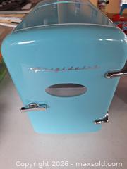 MaxSold Auction: MINI FRIDGE - Upper Providence Township (Pennsylvania, USA) SELLER MANAGED Downsizing Online Auction - South Mennonite Road