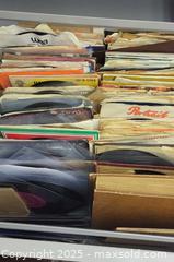 MaxSold Auction: 45rpm lot of 250 - 260 mixed genres  - Toronto (Ontario, Canada) SELLER MANAGED Estate Online Auction - Suntract Road 