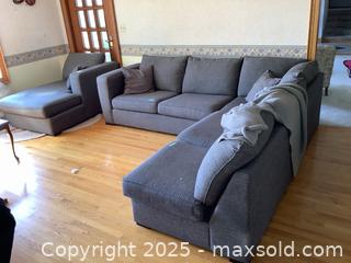 MaxSold Auction: Sectional Sofa C - Brighton (Ontario, Canada) Downsizing Online Auction - Lakeview Heights
