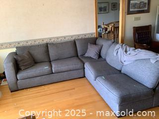 MaxSold Auction: Sectional Sofa C - Brighton (Ontario, Canada) Downsizing Online Auction - Lakeview Heights