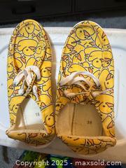 MaxSold Auction: Duck shoes Size 7 - Barrie (Ontario, Canada) SELLER MANAGED Downsizing Online Auction -  Springdale Drive