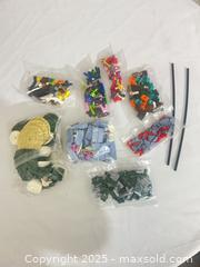 MaxSold Auction: Bagged Loose Building Bricks Parts Lot, 8 Small Sealed Bags - Toronto (Ontario, Canada) SELLER MANAGED Reseller Online Auction -  York Mills Road