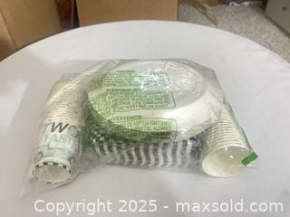 MaxSold Auction: Birthday Age 2 Disposable Paper Party Tableware Set - Toronto (Ontario, Canada) SELLER MANAGED Reseller Online Auction -  York Mills Road