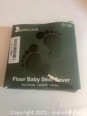 MaxSold Auction: BOMOLOUR Floor Baby Seat Cover, Green, 3–10 Months - Toronto (Ontario, Canada) SELLER MANAGED Reseller Online Auction -  York Mills Road