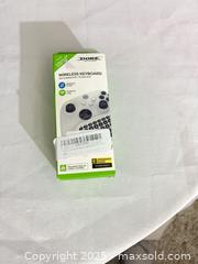 MaxSold Auction: Dobe 2.4 GHz Wireless Mini Keyboard (Controller-Attached Style) - Toronto (Ontario, Canada) SELLER MANAGED Reseller Online Auction -  York Mills Road
