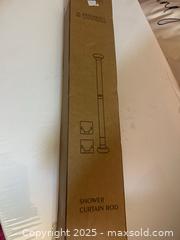 MaxSold Auction: ENJOYBASICS Tension Shower Curtain Rod 28-48 in Stainless Steel - Toronto (Ontario, Canada) SELLER MANAGED Reseller Online Auction -  York Mills Road