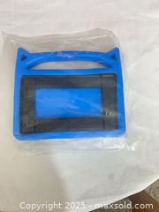 MaxSold Auction: Kids Silicone Tablet Case with Cat-Ear Design, Fits 7–8 inch - Toronto (Ontario, Canada) SELLER MANAGED Reseller Online Auction -  York Mills Road