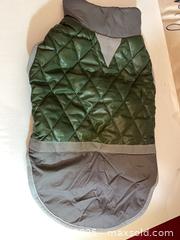 MaxSold Auction: Large Quilted Dog Coat/Jacket, Forest Green with Gray Trim - Toronto (Ontario, Canada) SELLER MANAGED Reseller Online Auction -  York Mills Road