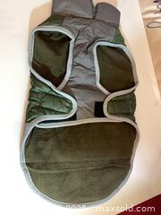 MaxSold Auction: Large Quilted Dog Coat/Jacket, Forest Green with Gray Trim - Toronto (Ontario, Canada) SELLER MANAGED Reseller Online Auction -  York Mills Road