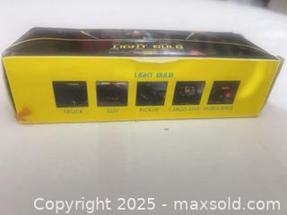 MaxSold Auction: Light bulb (boxed), LED (likely) - Toronto (Ontario, Canada) SELLER MANAGED Reseller Online Auction -  York Mills Road