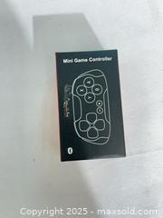 MaxSold Auction: Mini Bluetooth Game Controller - Black (Boxed) - Toronto (Ontario, Canada) SELLER MANAGED Reseller Online Auction -  York Mills Road