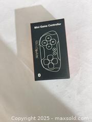 MaxSold Auction: Mini Bluetooth Game Controller - Black (Boxed) - Toronto (Ontario, Canada) SELLER MANAGED Reseller Online Auction -  York Mills Road