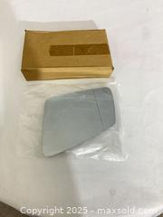 MaxSold Auction: Replacement Side Mirror Glass with Backing Plate - Toronto (Ontario, Canada) SELLER MANAGED Reseller Online Auction -  York Mills Road